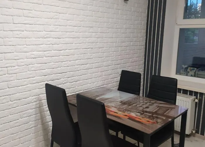Apartment On Yushchenka 5