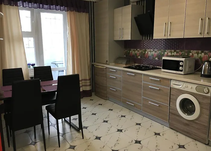 Apartment On Yushchenka 5