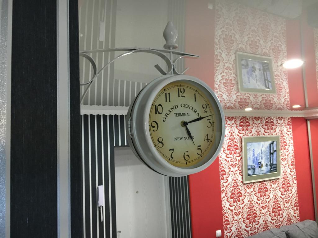 Apartment On Yushchenka 5 *