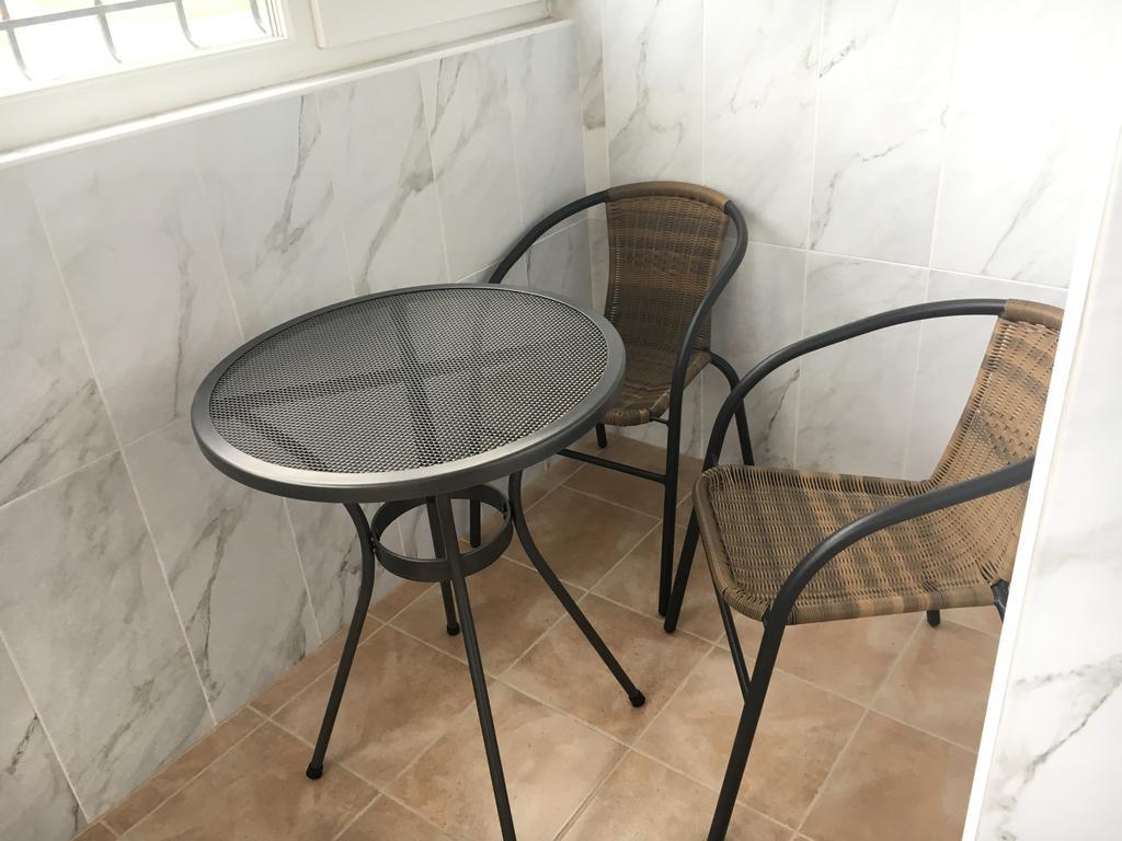 On Yushchenka 5 Apartment